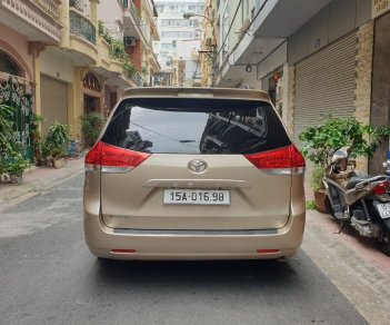 Toyota Sienna   LE 3.5  2010 - Cần bán gấp Toyota Sienna LE 3.5 năm sản xuất 2010, nhập khẩu chính chủ