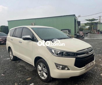 Toyota Innova  V  2017 - Cần bán lại xe Toyota Innova V sản xuất 2017, màu trắng