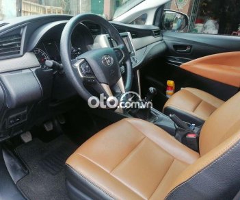 Toyota Innova  E  2019 - Bán ô tô Toyota Innova E sản xuất năm 2019, màu bạc số sàn, giá chỉ 548 triệu