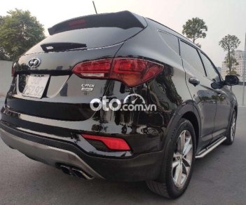 Hyundai Santa Fe 2.2AT 4WD 2018 - Xe Hyundai Santa Fe 2.2AT 4WD năm 2018, màu đen, giá 945tr