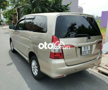 Toyota Innova E 2014 - Cần bán lại xe Toyota Innova E năm sản xuất 2014, giá tốt