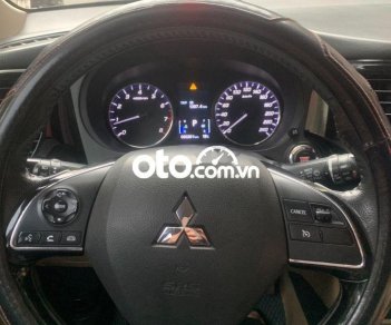 Mitsubishi Outlander   2.0 CVT  2018 - Xe Mitsubishi Outlander 2.0 CVT năm 2018, màu đen chính chủ, giá chỉ 685 triệu