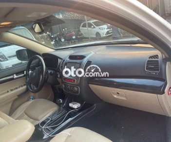 Kia Sorento  GATH 2016 - Cần bán lại xe Kia Sorento GATH sản xuất 2016, màu trắng, 550 triệu