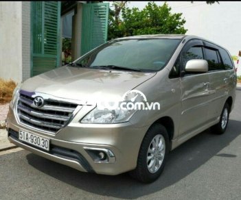 Toyota Innova E 2014 - Cần bán lại xe Toyota Innova E năm sản xuất 2014, giá tốt