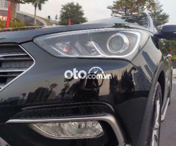 Hyundai Santa Fe 2.2AT 4WD 2018 - Xe Hyundai Santa Fe 2.2AT 4WD năm 2018, màu đen, giá 945tr