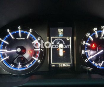 Toyota Innova   V AT 2017 - Cần bán lại xe Toyota Innova V AT năm 2017, màu xám, 690tr