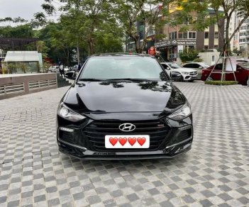 Hyundai Elantra Sport 1.6 T-GDi 2018 - Cần bán Hyundai Elantra Sport 1.6 T-GDi năm sản xuất 2018, màu đen