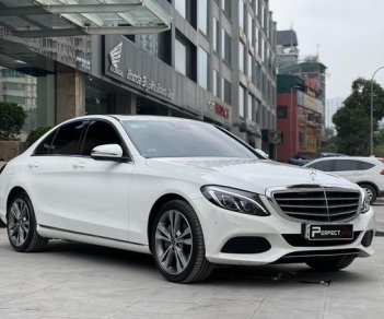 Mercedes-Benz C250 Exclusive 2017 - Cần bán gấp Mercedes C250 Exclusive năm sản xuất 2017, màu trắng