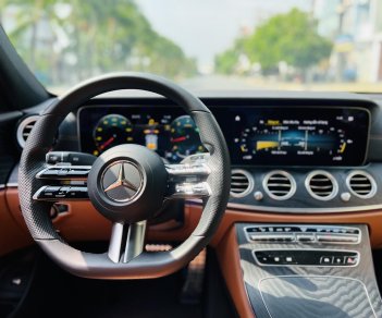 Mercedes-Benz 2020 - Cần bán xe Mercedes-Benz E300 đăng ký lần đầu 2020 chính chủ giá tốt 2 tỷ 899tr