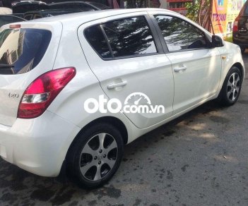 Hyundai i20 2011 - Bán Hyundai i20 AT đời 2011, màu trắng, nhập khẩu nguyên chiếc, giá chỉ 262 triệu