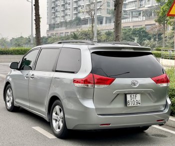 Toyota Sienna 2010 - Bán ô tô Toyota Sienna LE năm sản xuất 2010, màu xám, xe nhập, xe máy móc zin nguyên bản, cam kết không đâm đụng ngập nước, giá cạnh tranh