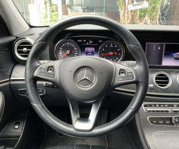 Mercedes-Benz E250 2018 - Bán xe Mercedes-Benz E250 năm 2018, xe cực sang, siêu lướt, biển thành phố