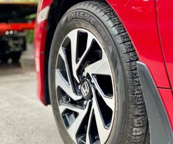 Bán ô tô Honda Civic E năm sản xuất 2018, màu đỏ