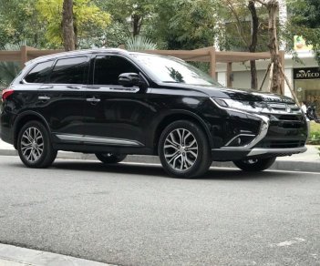 Mitsubishi Outlander 2.4 CVT Premium 2019 - Bán ô tô Mitsubishi Outlander 2.4 CVT Premium năm 2019, màu đen, 830 triệu