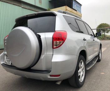 Toyota RAV4 Limited 2007 - Xe Toyota RAV4 Limited sản xuất năm 2007, màu bạc, xe nhập