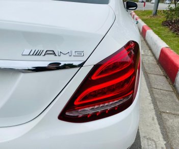 Mercedes-Benz C300 C300 AMG 2017 - Bán ô tô Mercedes C300 AMG sản xuất 2017, màu trắng