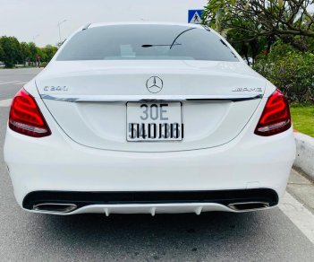 Mercedes-Benz C300 C300 AMG 2017 - Bán ô tô Mercedes C300 AMG sản xuất 2017, màu trắng