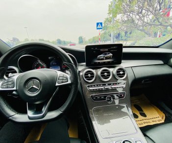 Mercedes-Benz C300 C300 AMG 2017 - Bán ô tô Mercedes C300 AMG sản xuất 2017, màu trắng