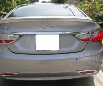 Hyundai Sonata 2010 - Bán Hyundai Sonata AT đời 2011, màu bạc, nhập khẩu