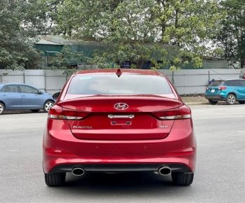 Hyundai Elantra 2.0AT GLS 2017 - Bán ô tô Hyundai Elantra 2.0AT GLS sản xuất năm 2017, màu đỏ