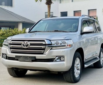 Toyota Land Cruiser   VX 4.6 V8  2019 - Bán xe Toyota Land Cruiser VX 4.6 V8 năm sản xuất 2019, màu bạc, nhập khẩu nguyên chiếc