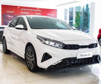 Kia K3 Deluxe 2022 - Bán Kia K3 Deluxe năm 2022, màu trắng