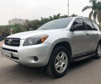 Toyota RAV4 Limited 2007 - Xe Toyota RAV4 Limited sản xuất năm 2007, màu bạc, xe nhập