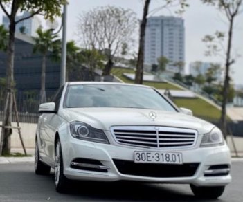 Mercedes-Benz C 250 AT 2011 - Cần bán Mercedes C250 AT sản xuất 2011, màu trắng