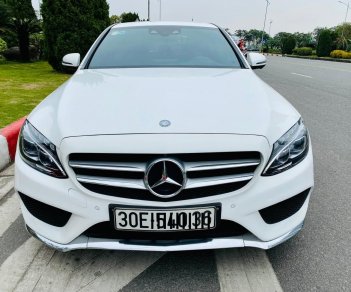 Mercedes-Benz C300 C300 AMG 2017 - Bán ô tô Mercedes C300 AMG sản xuất 2017, màu trắng