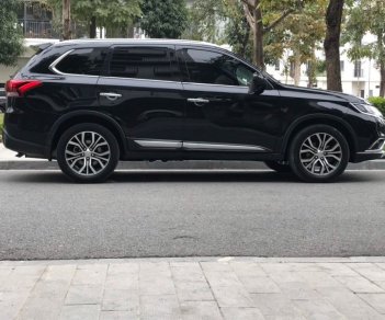 Mitsubishi Outlander 2.4 CVT Premium 2019 - Bán ô tô Mitsubishi Outlander 2.4 CVT Premium năm 2019, màu đen, 830 triệu