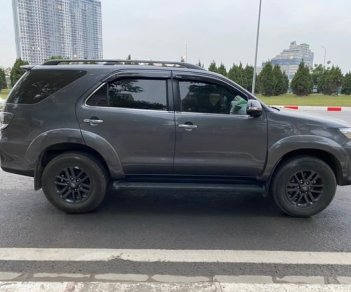 Toyota Fortuner 2.7 4x4 AT 2015 - Cần bán xe Toyota Fortuner 2.7 4x4 AT sản xuất năm 2015, màu xám chính chủ, giá 595tr