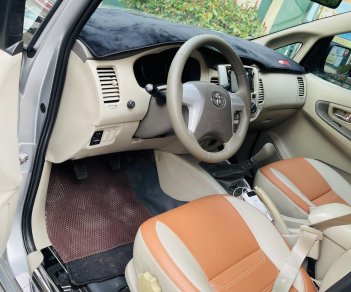 Toyota Innova 2016 - Cần ra đi Innova bản E 2016, bản full, số sàn, chất xe còn mới.