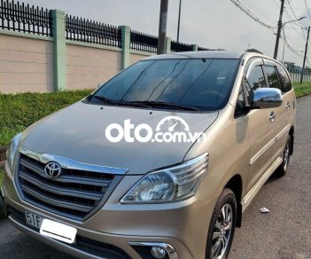 Toyota Innova  2.0E 2015 - Bán Toyota Innova 2.0E sản xuất 2015, màu bạc chính chủ giá cạnh tranh