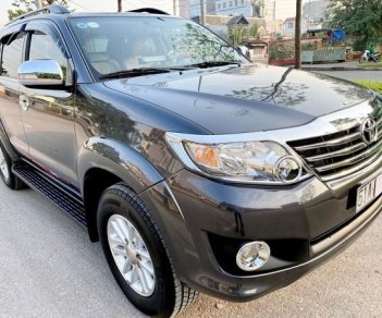 Toyota Fortuner 2013 - Bán xe Toyota Fortuner 2.7V 4x2 sản xuất 2013, màu xám