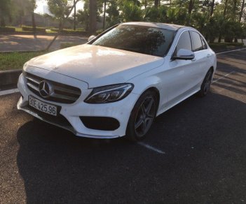 Mercedes-Benz C300  AMG 2016 - Cần bán lại xe Mercedes C300 AMG năm sản xuất 2016, màu trắng