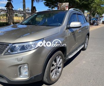 Kia Sorento AT 2014 - Bán Kia Sorento AT sản xuất 2014, màu ghi vàng giá tốt