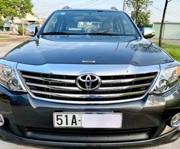 Toyota Fortuner 2013 - Bán xe Toyota Fortuner 2.7V 4x2 sản xuất 2013, màu xám