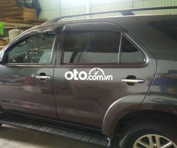 Toyota Fortuner  2.5 G 2014 - Cần bán lại xe Toyota Fortuner 2.5 G năm sản xuất 2014, màu xám xe gia đình