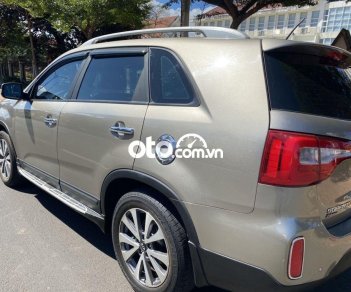 Kia Sorento AT 2014 - Bán Kia Sorento AT sản xuất 2014, màu ghi vàng giá tốt