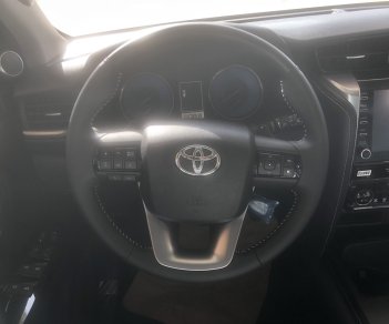 Cần bán xe Toyota Fortuner 2.7AT 4x2 2021, màu trắng, nhập khẩu
