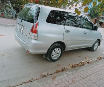 Toyota Innova G 2011 - Bán xe Toyota Innova 2.0G năm sản xuất 2011, màu bạc