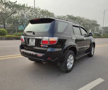 Toyota Fortuner 2.7V 4x4 2011 - Cần bán Toyota Fortuner 2.7V 4x4 sản xuất năm 2011, màu đen chính chủ