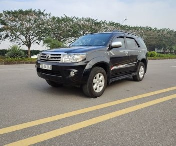 Toyota Fortuner 2.7V 4x4 2011 - Cần bán Toyota Fortuner 2.7V 4x4 sản xuất năm 2011, màu đen chính chủ