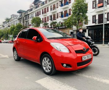 Toyota Yaris 2011 - Bán xe Toyota Yaris 1.5 AT nhập Thái màu đỏ, năm sản xuất 2011, xe gia đình sử dụng giữ gìn còn rất mới