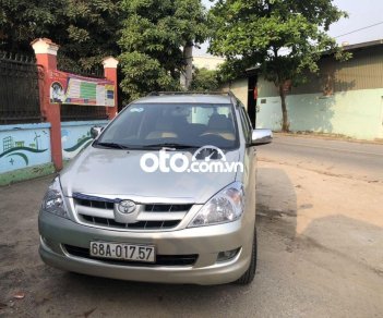 Toyota Innova 2.0G 2008 - Cần bán gấp Toyota Innova 2.0G sản xuất năm 2008, màu bạc