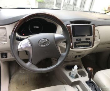 Toyota Innova 2.0V 2015 - Bán Toyota Innova 2.0V năm 2015, màu vàng cát