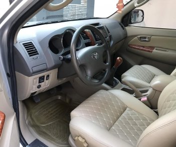 Toyota Fortuner 2010 - Cần bán xe Fortuner 2010 số sàn, máy dầu, màu bạc