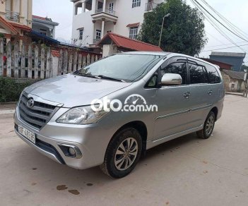 Toyota Innova 2.0E 2015 - Bán ô tô Toyota Innova 2.0E năm sản xuất 2015, màu bạc chính chủ