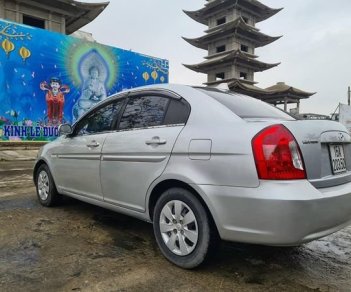 Hyundai Accent 1.4MT 2009 - Cần bán xe Hyundai Accent 1.4MT năm sản xuất 2009, màu bạc, giá tốt