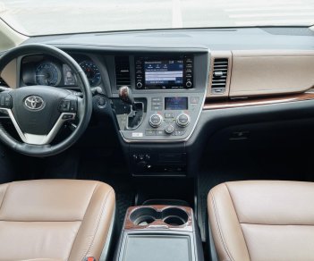 Toyota Sienna 2018 - Cần bán xe Toyota Sienna Limited 3.5 model 2019, bản 2 cầu siêu lướt